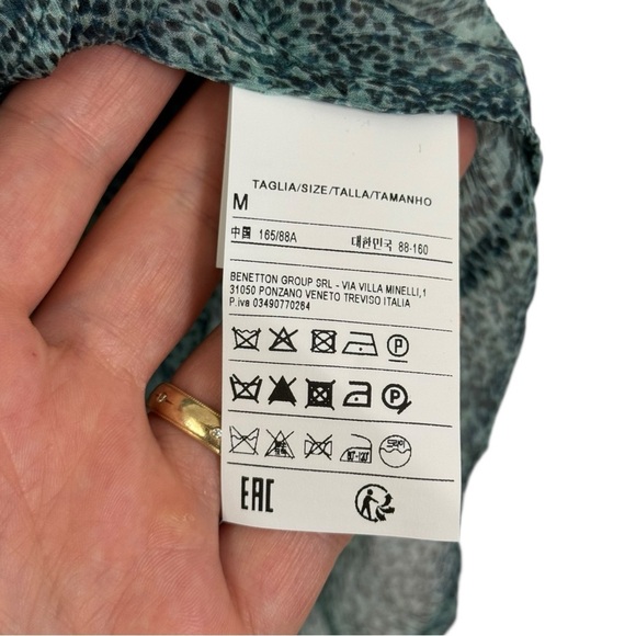 Vintage Y2K Silk Sheer Ruffle Top Size Medium Green Animal Print Made In Italy - Picture 5 of 7